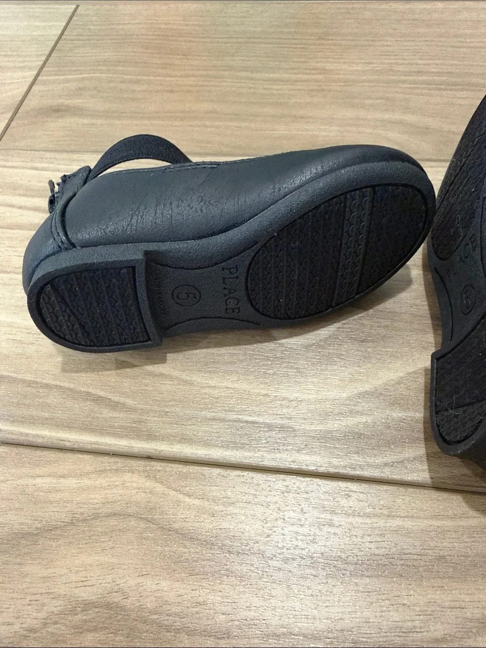 Girls Black Cross-Strap Ballet Flats